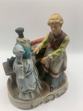 Beautiful Vintage Porcelain Dressmaker Japan made ( 1940’s )
